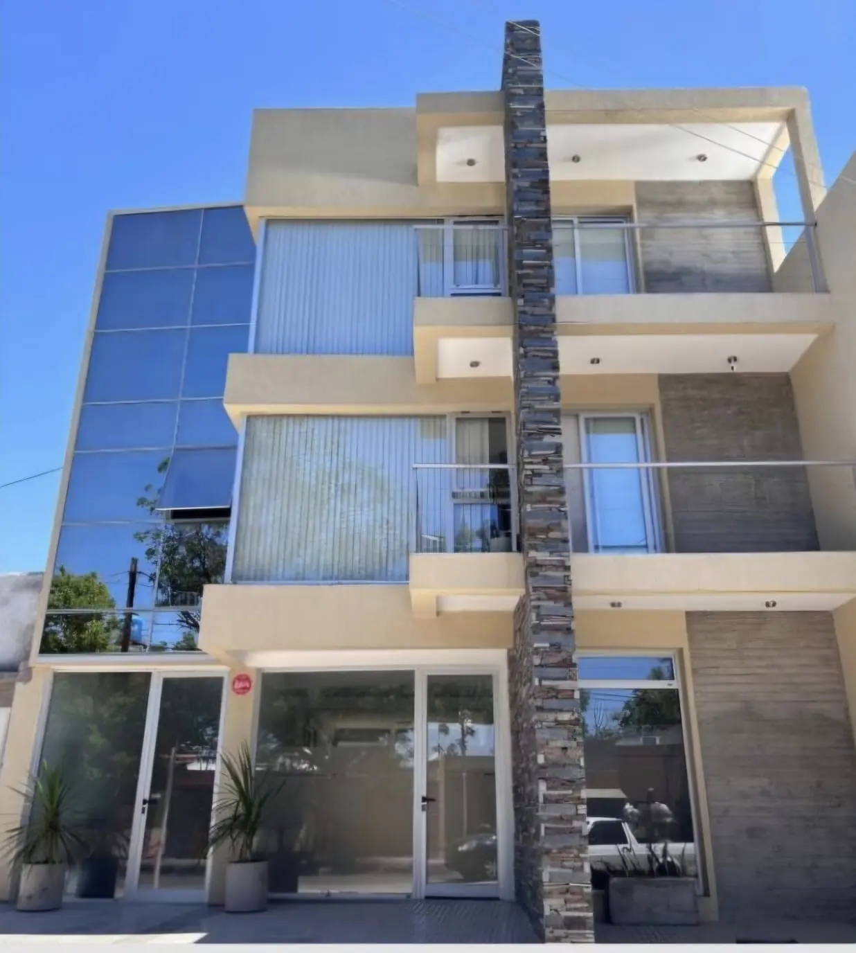 Complejo de oficinas en ALQUILER  Almafuerte 432