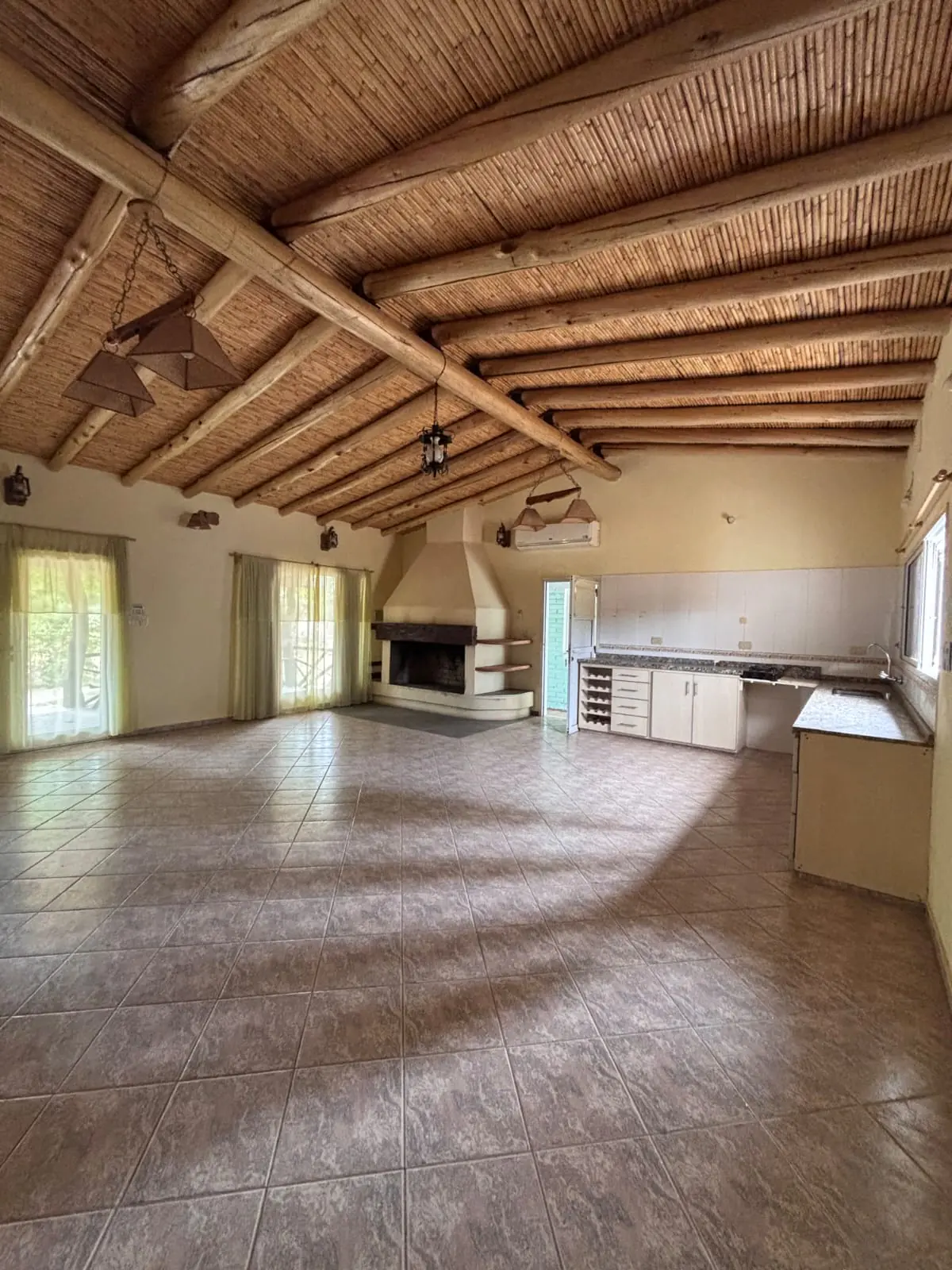 Casa en esquina con gran terreno – 3.149 m² en Las Paredes Ideal inversión o proyecto turístico