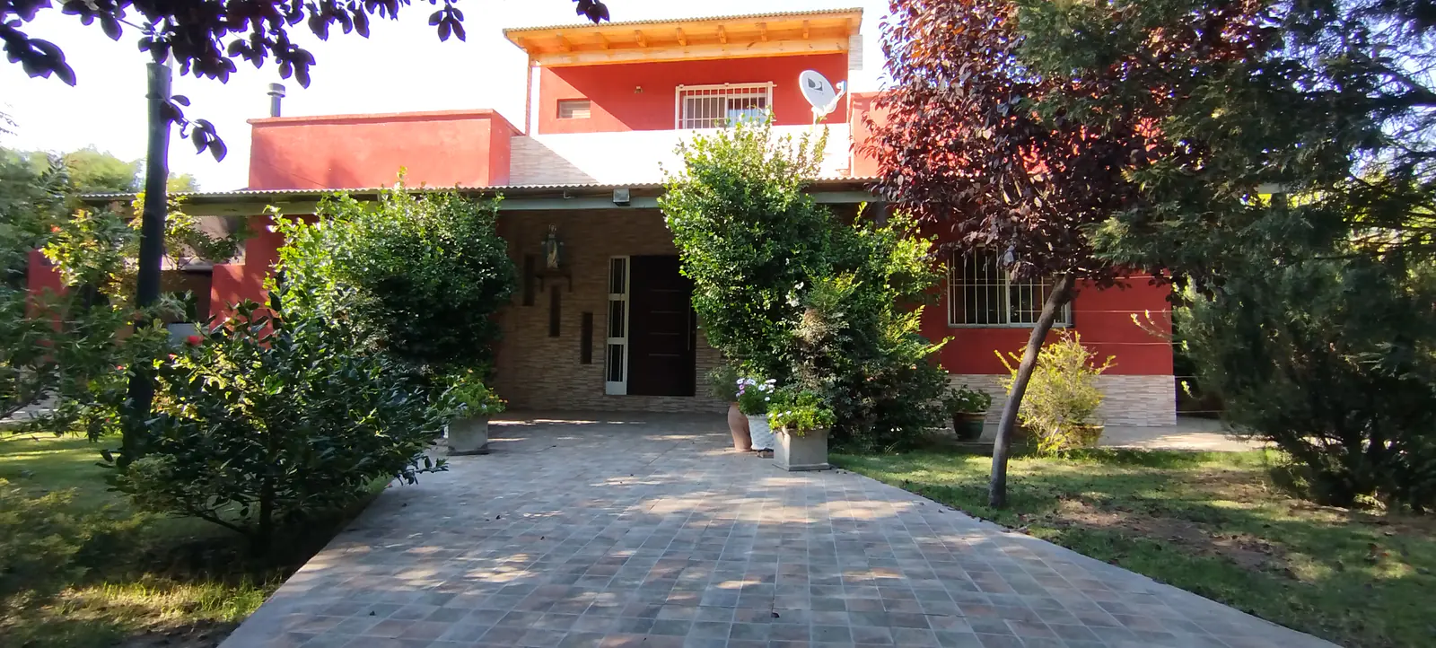 Casa de 2 plantas en Salto de las Rosas