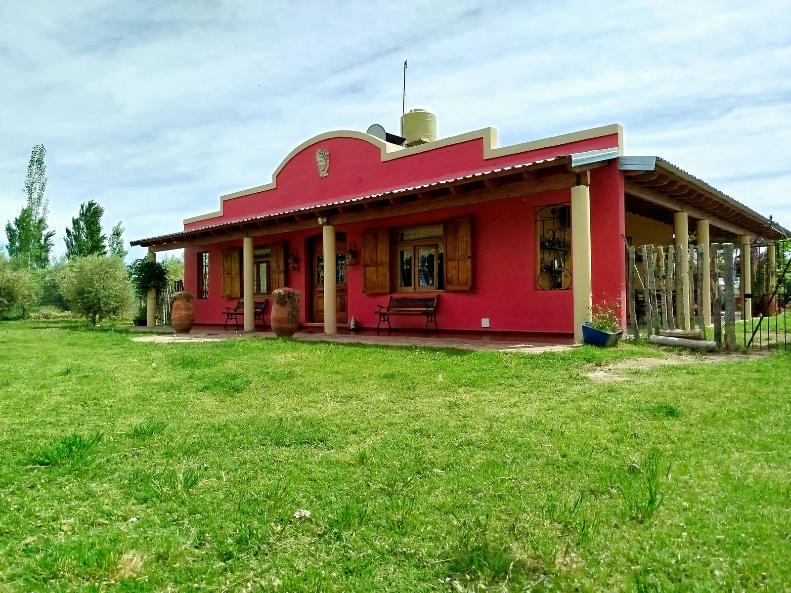 Complejo turístico en funcionamiento – 4 cabañas en Cuadro Nacional